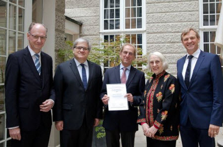 Verleger Prof. Hey, Prof. Mansel, Preisträger Prof. Roth, Stifterin Dr. Pandey, Prof. Henssler